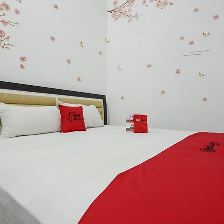 Reddoorz @ Prambanan Timur Raya Semarang Buitenkant foto