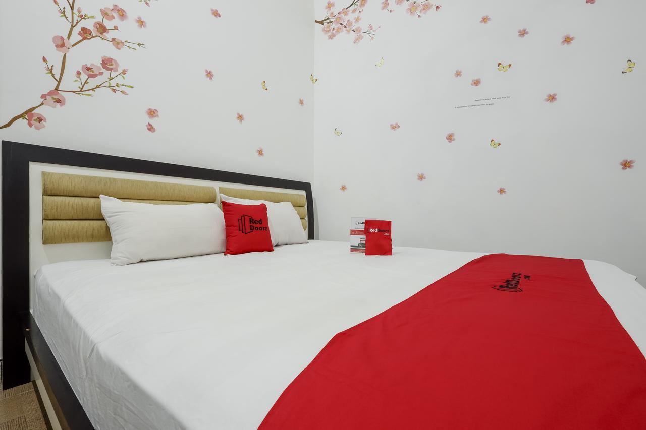 Reddoorz @ Prambanan Timur Raya Semarang Buitenkant foto