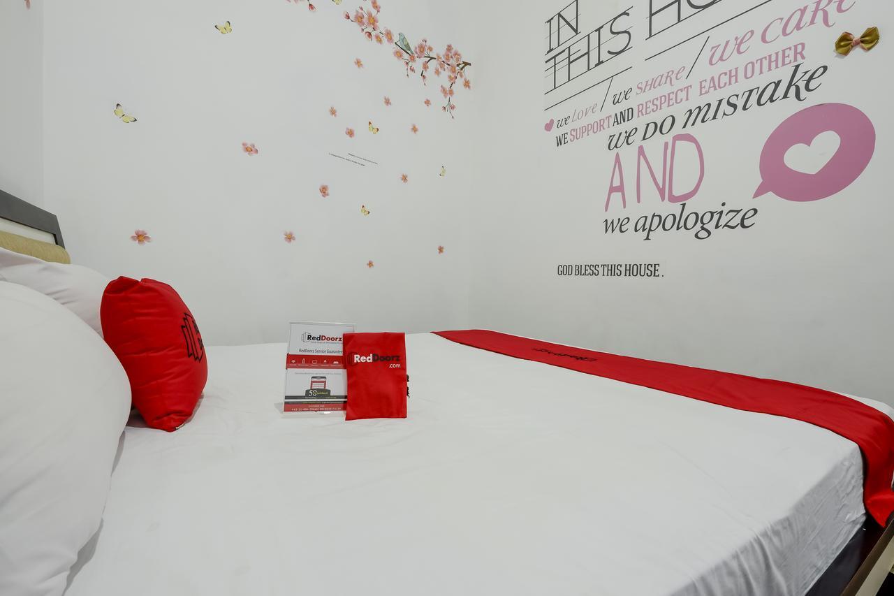 Reddoorz @ Prambanan Timur Raya Semarang Buitenkant foto